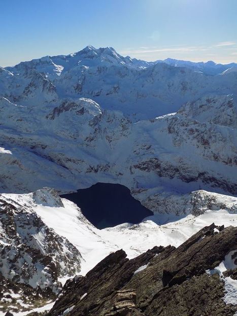 Lac de Caillauas depuis le pic de Hourgade - Zian Durand | Vallées d'Aure & Louron - Pyrénées | Scoop.it