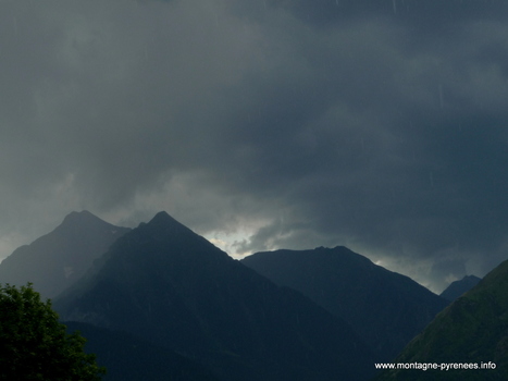 Orage à l'Aurizon ... | Vallées d'Aure & Louron - Pyrénées | Scoop.it