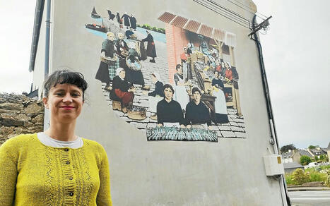 À Douarnenez, de superbes hommages à la grève des sardinières sur les murs de la ville | Collage, papier | Scoop.it