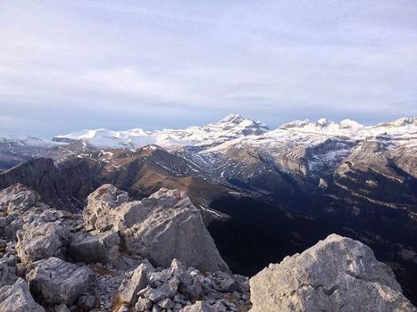 Face sud du Perdido vue depuis le Castillo Mayor - Maxime Teixeira | Facebook | Vallées d'Aure & Louron - Pyrénées | Scoop.it