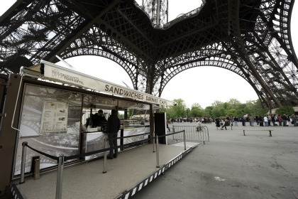Le Muvbox trône sous la tour Eiffel - monde - LesAffaires.com | Eco-conception | Scoop.it