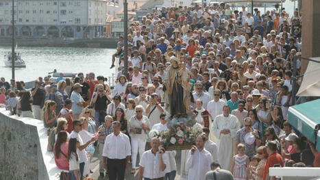 Acusan a Gozón de incumplir su toponimia oficial en el cartel de las fiestas del Carmen | e-onomastica | Scoop.it