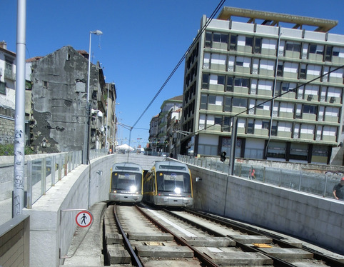 Villes à fort relief -  quelle place pour le vélo? Cidades com relevo forte: qual o lugar da bicicleta? | Veille territoriale AURH | Scoop.it