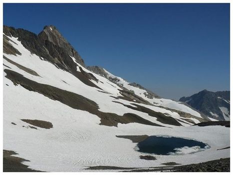 Laquette au pied du pic Long le 26 juillet - Photos from Jean-Robert Dégeilh's post in LES PYRENEES | Facebook | Vallées d'Aure & Louron - Pyrénées | Scoop.it