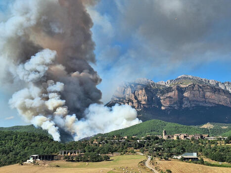 Incendie dans la sierra de Araguás. 130 à 150 hectares touchés. | Vallées d'Aure & Louron - Pyrénées | Scoop.it