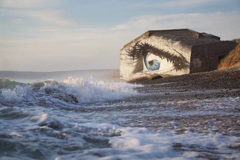 The Eye - le graff' étonnant d'un artiste sur un bunker en Normandie | Veille territoriale AURH | Scoop.it