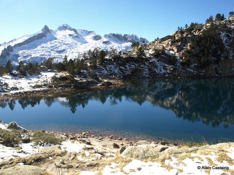 Le Gourg de Rabas dans le Néouvielle le 15 octobre - Alain Castaing | Vallées d'Aure & Louron - Pyrénées | Scoop.it