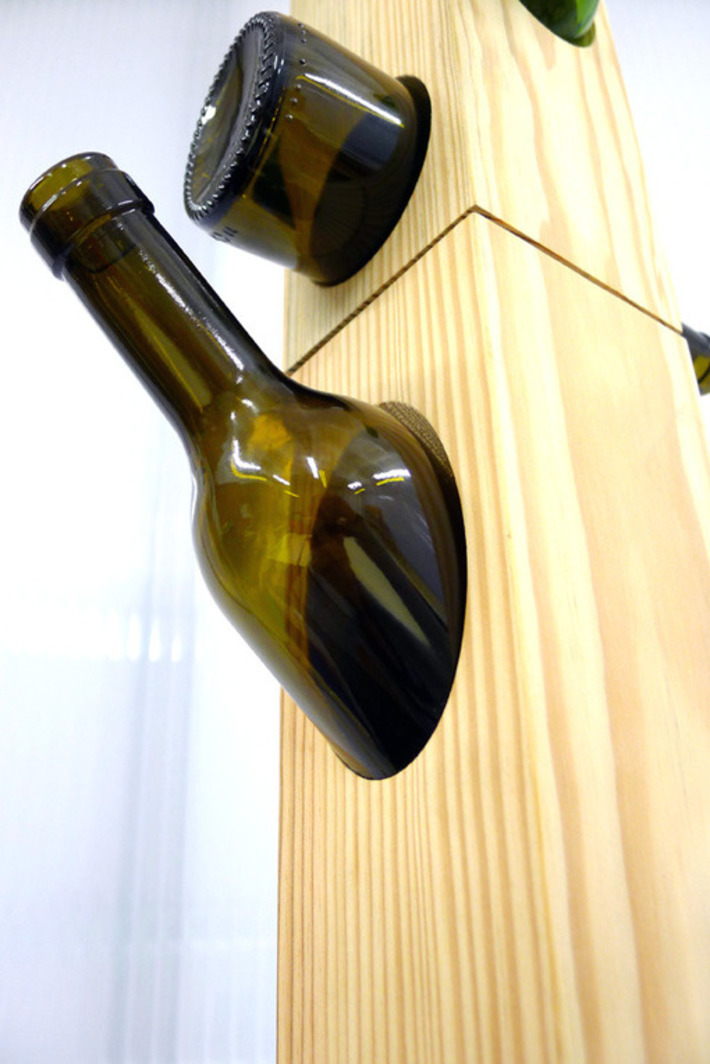 Bottle Coat Rack by Daniela Maria Neiva Cruz » Yanko Design | Découvrir, se former et faire | Scoop.it