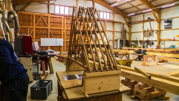 Notre-Dame-de-Paris : visite de l'atelier normand qui métamorphose 800 chênes pour la charpente de la nef de la cathédrale | Découvrir, se former et faire | Scoop.it