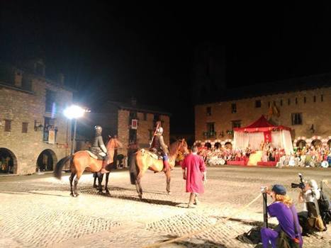 Grand succès pour la représentation nocturne de la Morisma à Ainsa, samedi soir | Vallées d'Aure & Louron - Pyrénées | Scoop.it