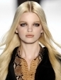 Kapseltrend winter 2011: scheiding / Kapsels / Trends / Beauty / Home - ELLE NL | kapsel trends | Scoop.it